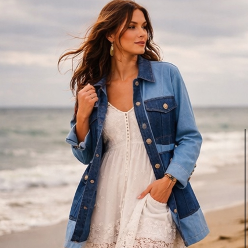 🆕 BLUE B Boutique Two Tone Belted Denim
Twill Jacket